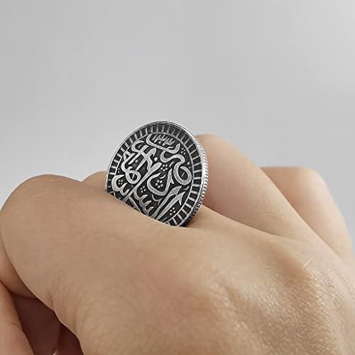 Čudni uzorak teksta Kovanice Spoljni drevni novčići kovanice Magic Coins Play reproducirani su srebrni novčići